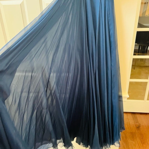 Sherri Hill Elegant Navy beaded Gown size 00 - Picture 5 of 12